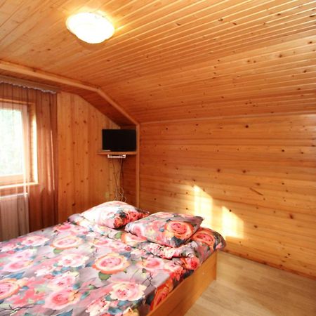 Complex "Shum Lisu" Apartamento Tatariv Exterior foto